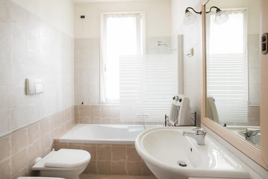 Bed & Breakfast B&B La Petite Maison Puegnago del Garda